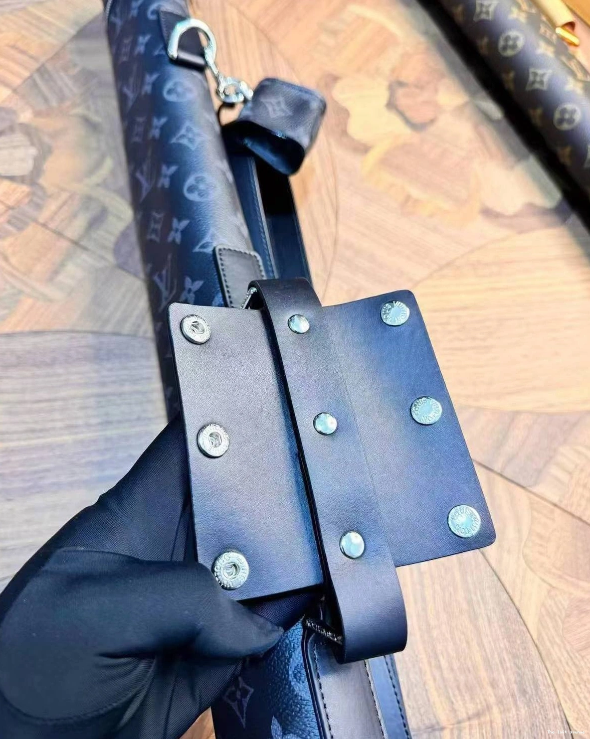 CUE BILLIARD LV COVER STICK 0810